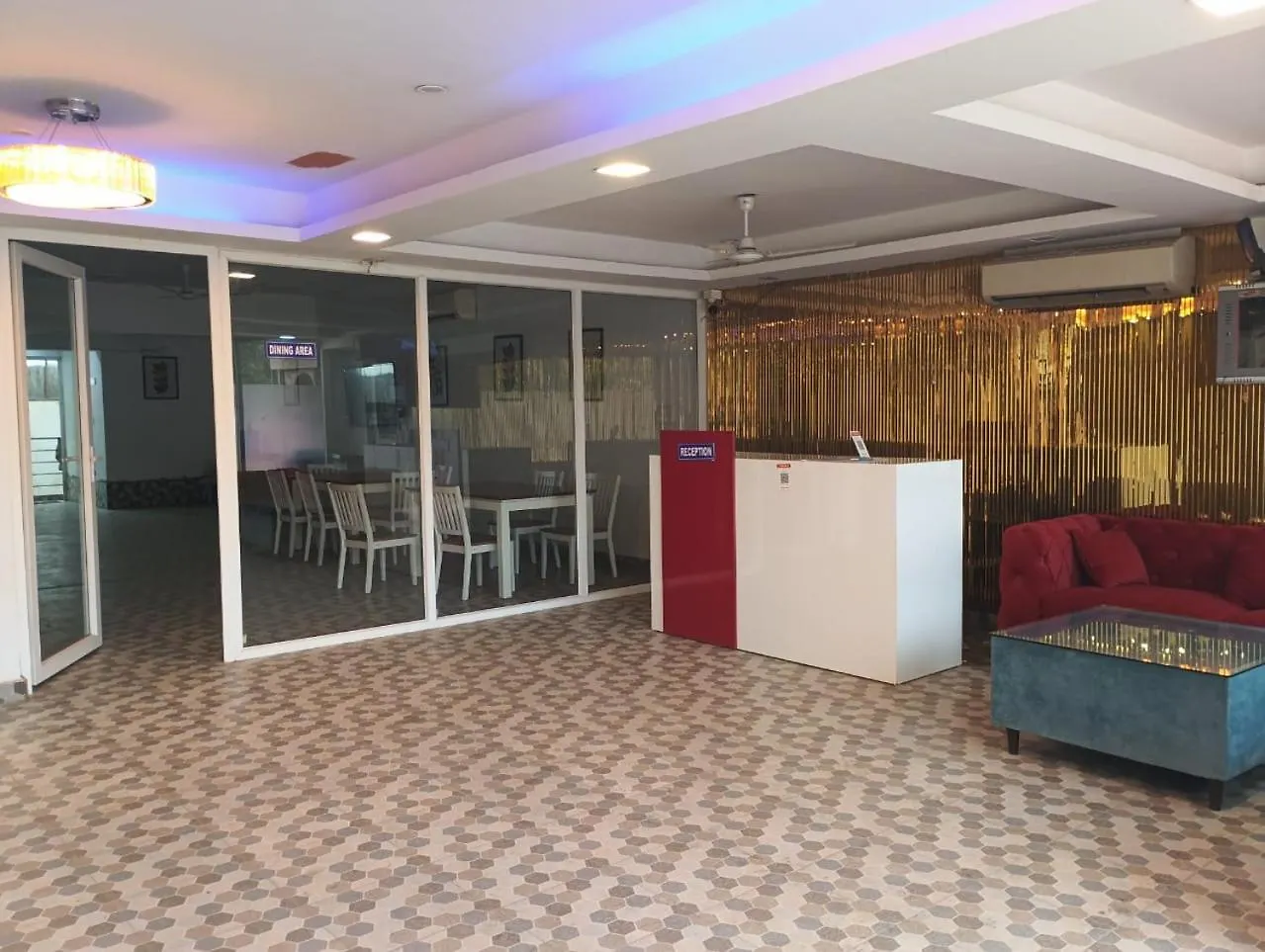 Qcent Premier Otel Gurgaon