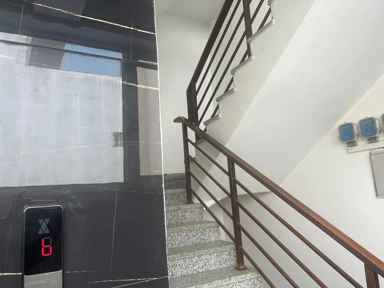 Qcent Premier Otel Gurgaon