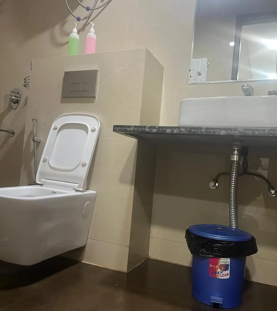 Qcent Premier Otel Gurgaon 4*,  Hindistan