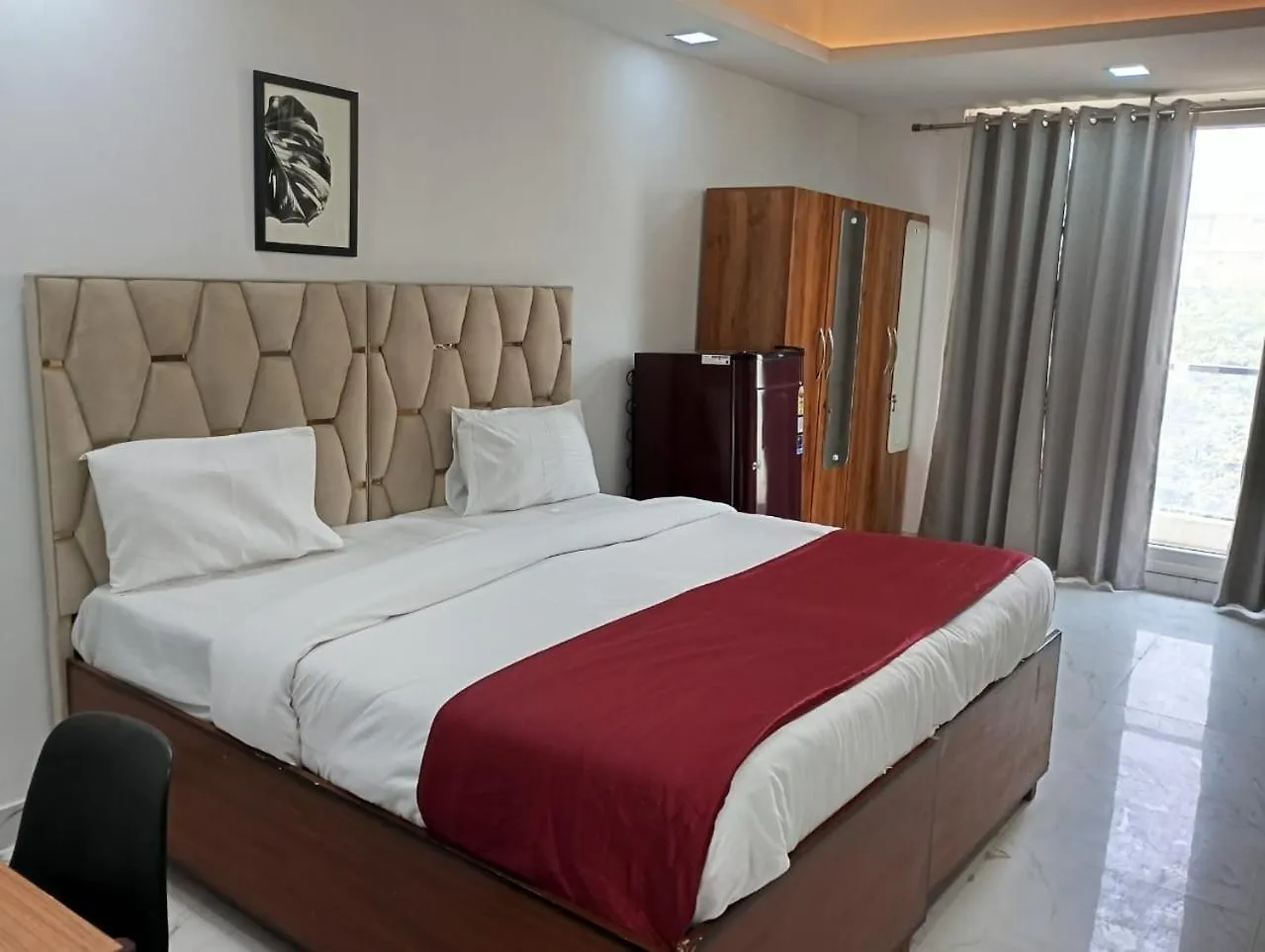 Qcent Premier Otel Gurgaon