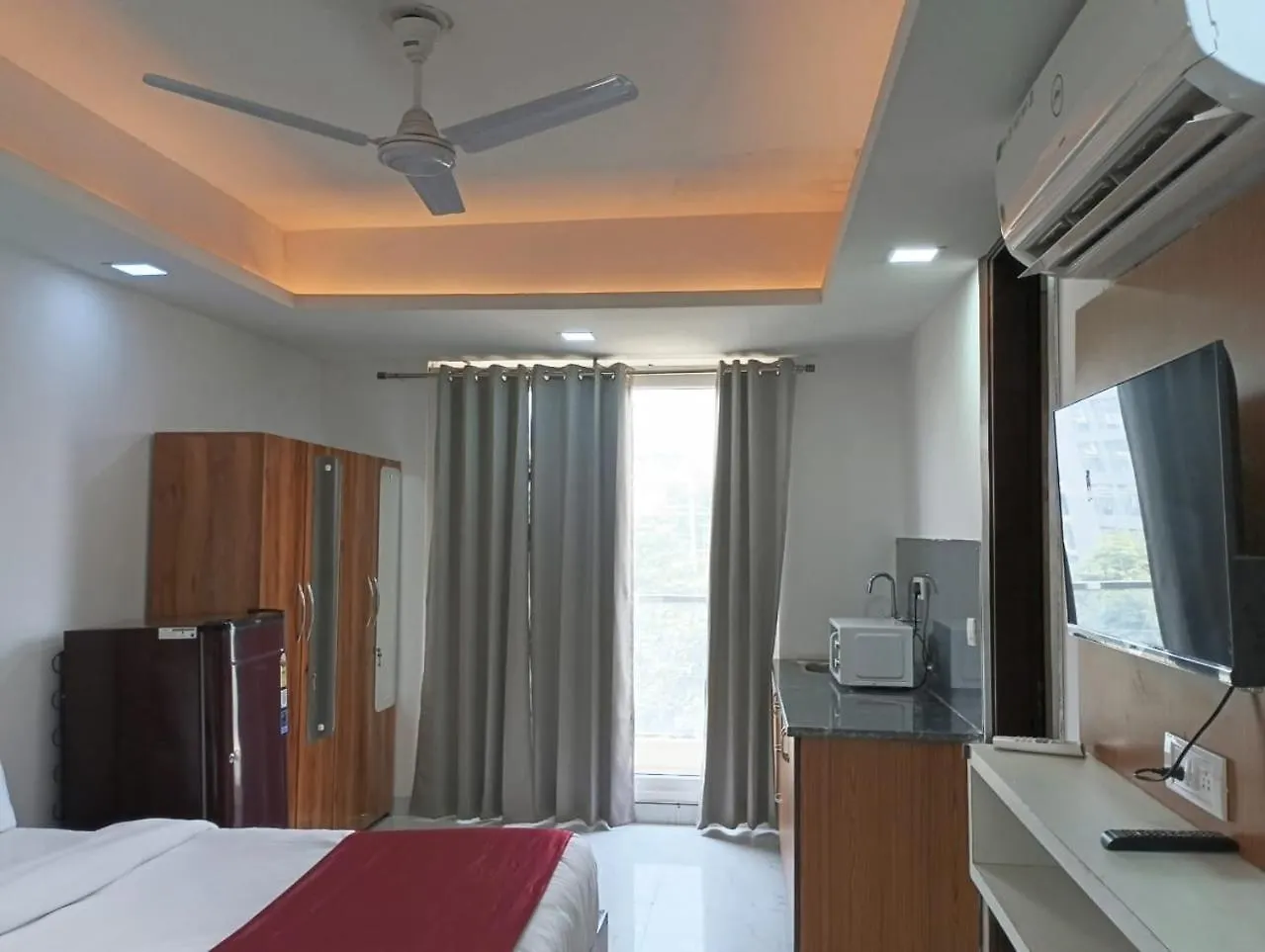 Qcent Premier Otel Gurgaon
