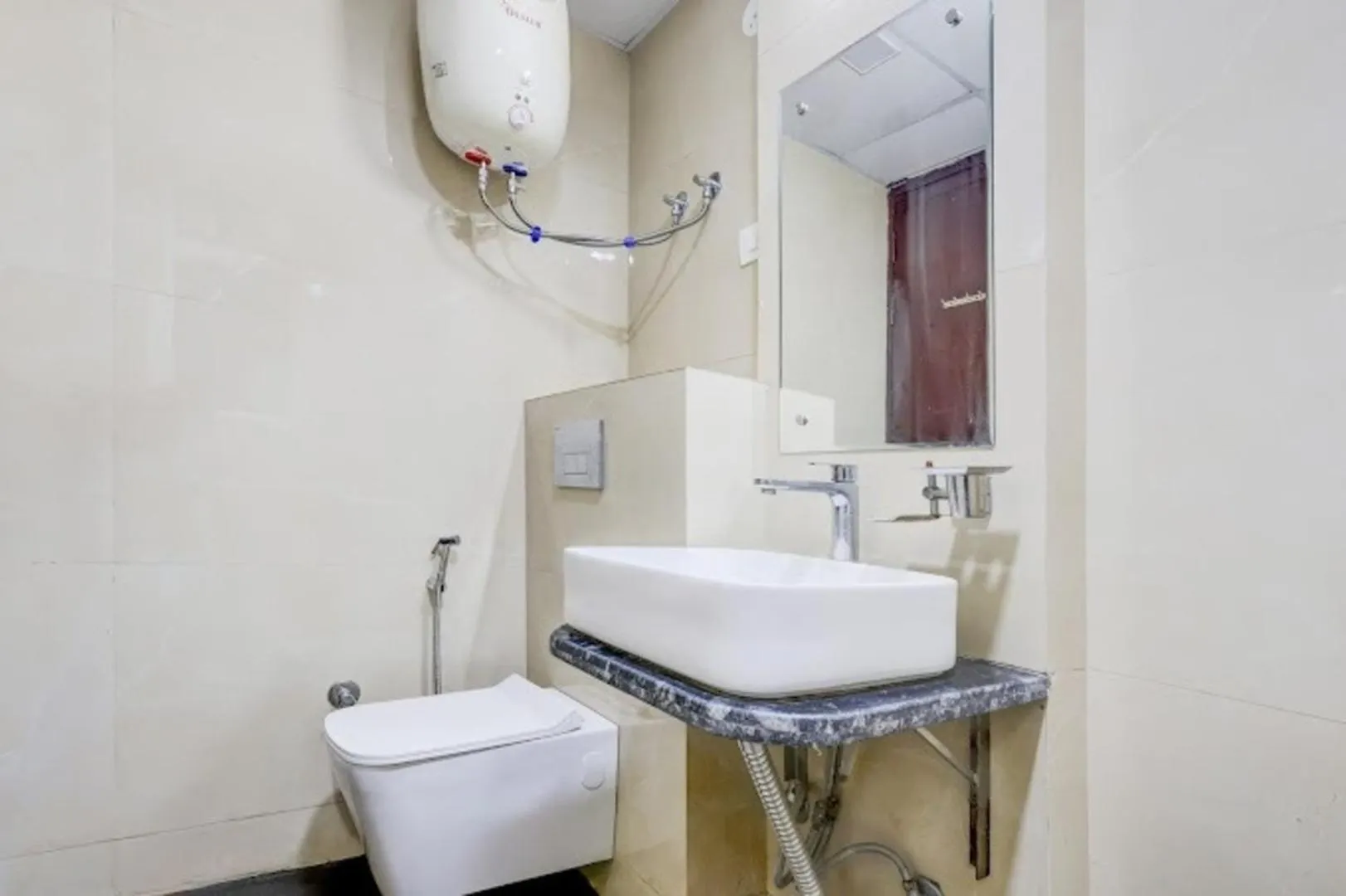 Qcent Premier Otel Gurgaon Hindistan