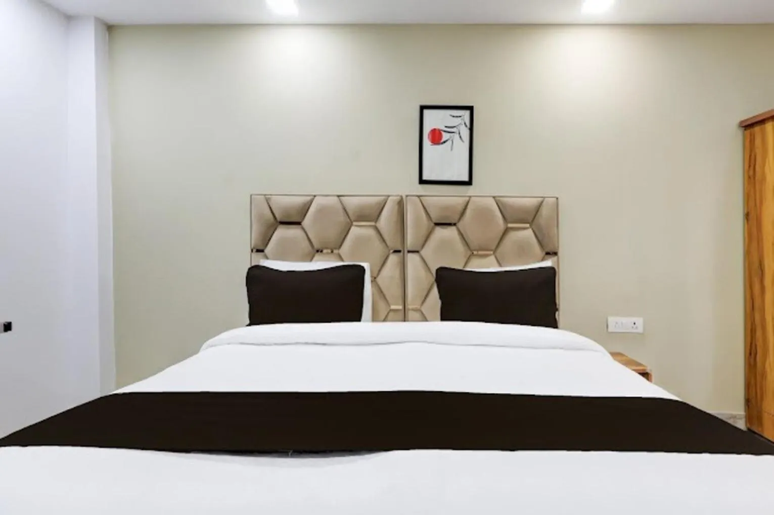 Qcent Premier Otel Gurgaon