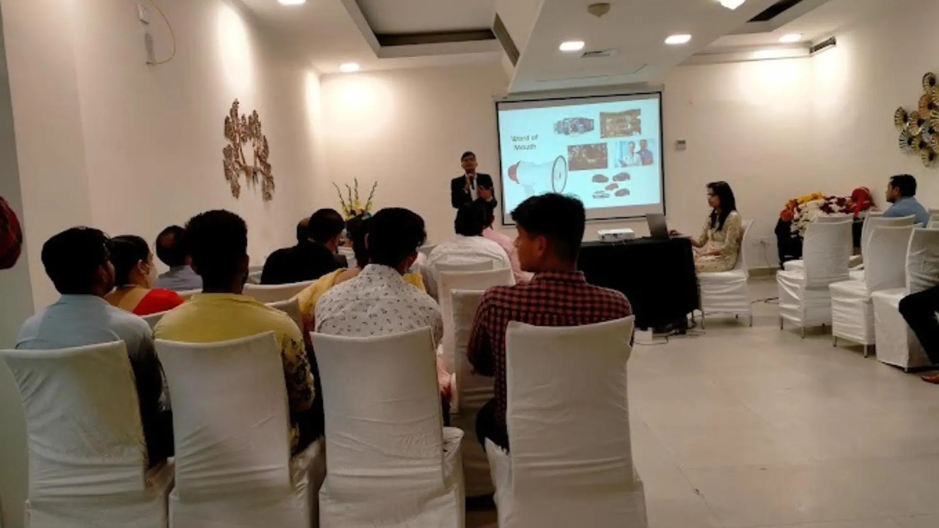 Qcent Premier Otel Gurgaon